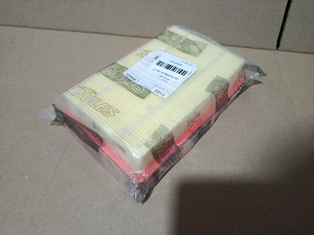 Фильтр воздушный Miles 1780121060, A-1031 на Toyota Vitz KSP130 1KR-FE Фото 2