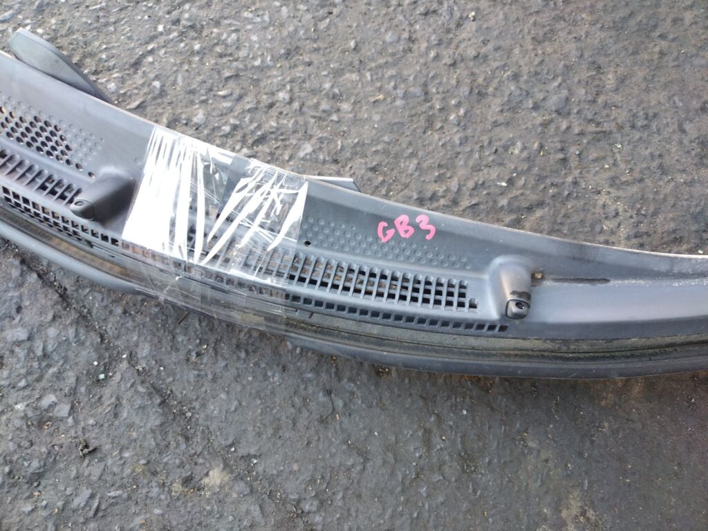 Решетка под лобовое стекло на Honda Freed GB3 Фото 2