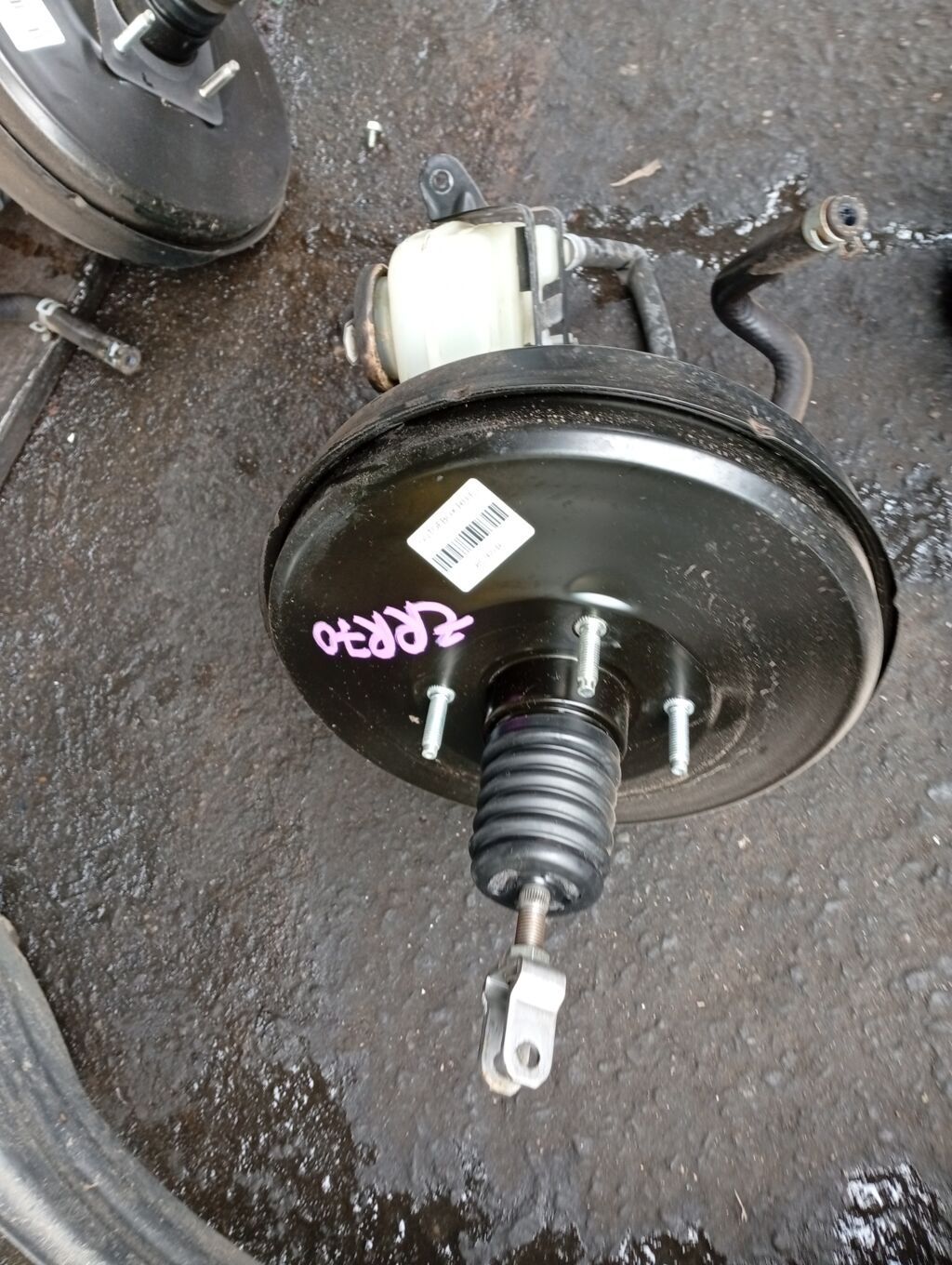 Главный тормозной цилиндр на Toyota Noah ZRR70G 3ZR-FAE