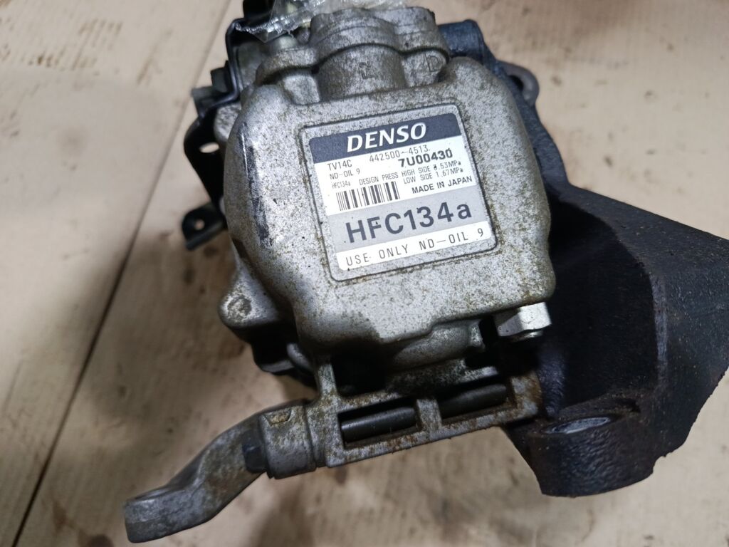 Компрессор кондиционера на Subaru Legacy Wagon BH5 EJ206 Фото 2