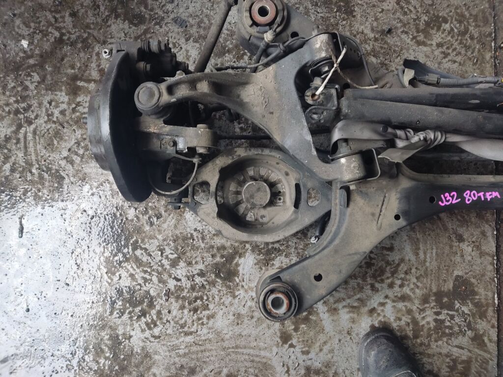 Балка подвески на Nissan Teana J32 VQ25DE, Заднее расположение