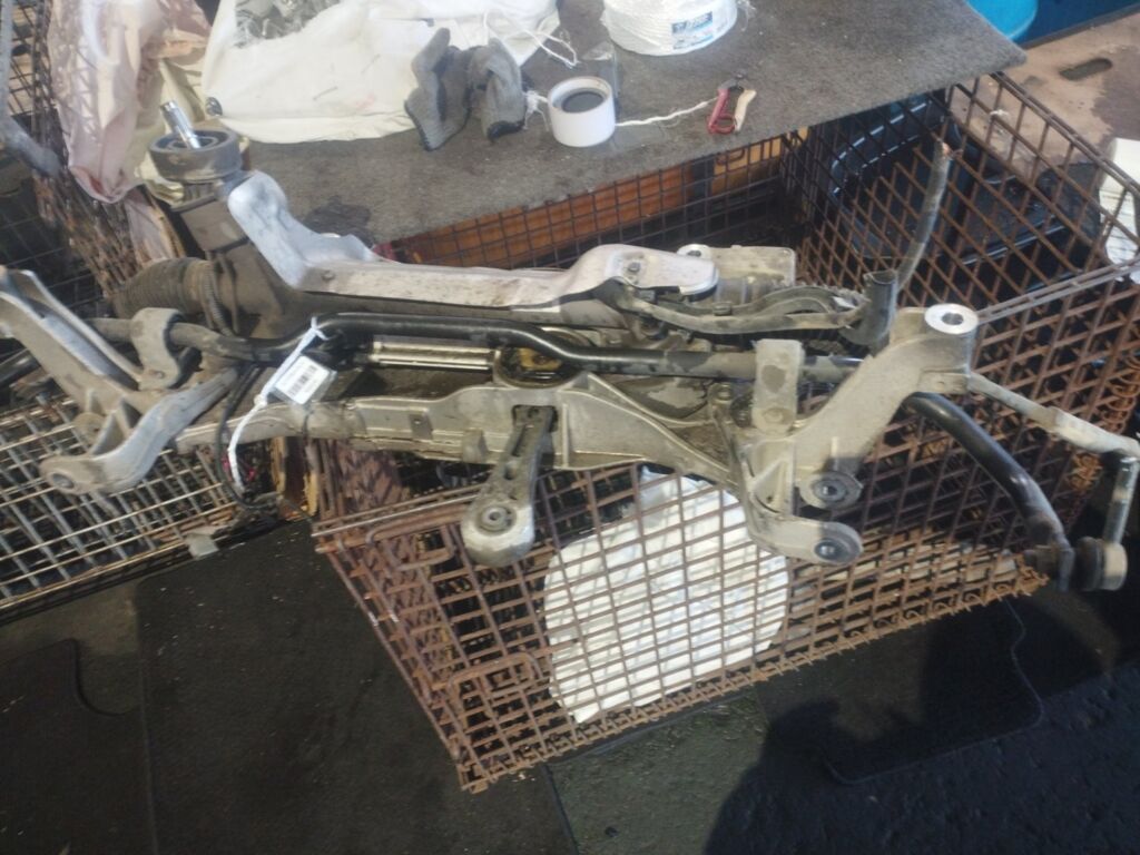 Балка под ДВС на Audi A3 8P CAXC, Переднее расположение