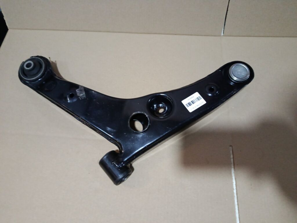 Рычаг MR403420, 32072, 4013A256, 4013A274, 4013A404, 4013A462, CQM-2, JTC7580, SH-39021, UQ-075-2292 на Mitsubishi Lancer Cedia Wagon CS5W 4G93 Фото 2