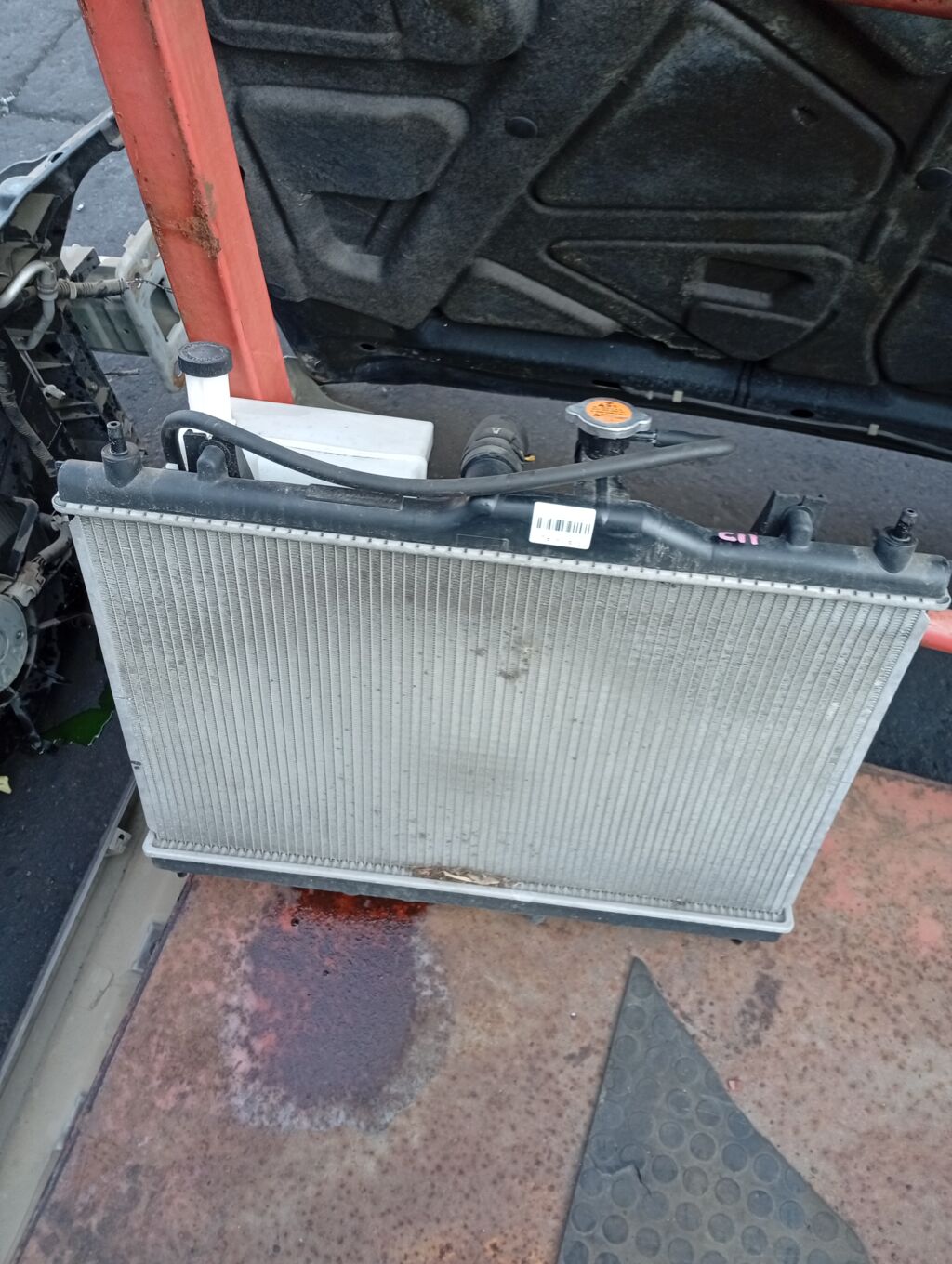 Радиатор ДВС на Nissan Tiida C11 HR15DE