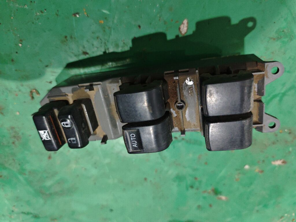Блок упр-я стеклоподъемниками на Toyota Camry ACV40, Переднее Левое расположение