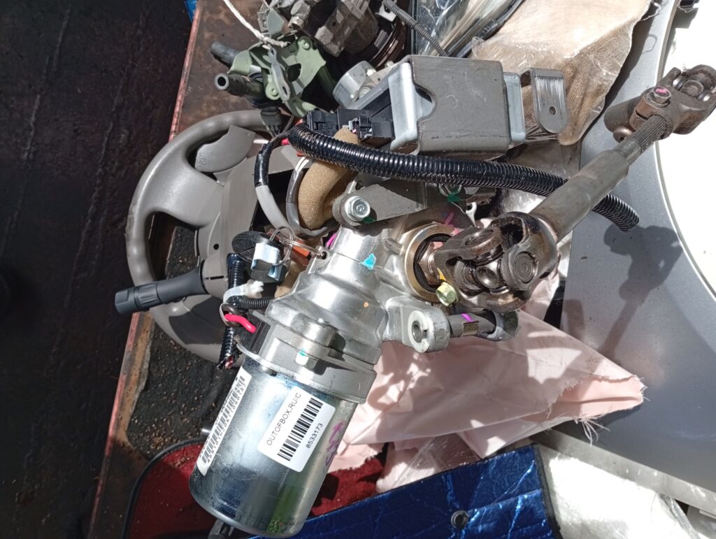 Рулевая колонка на Nissan March K13