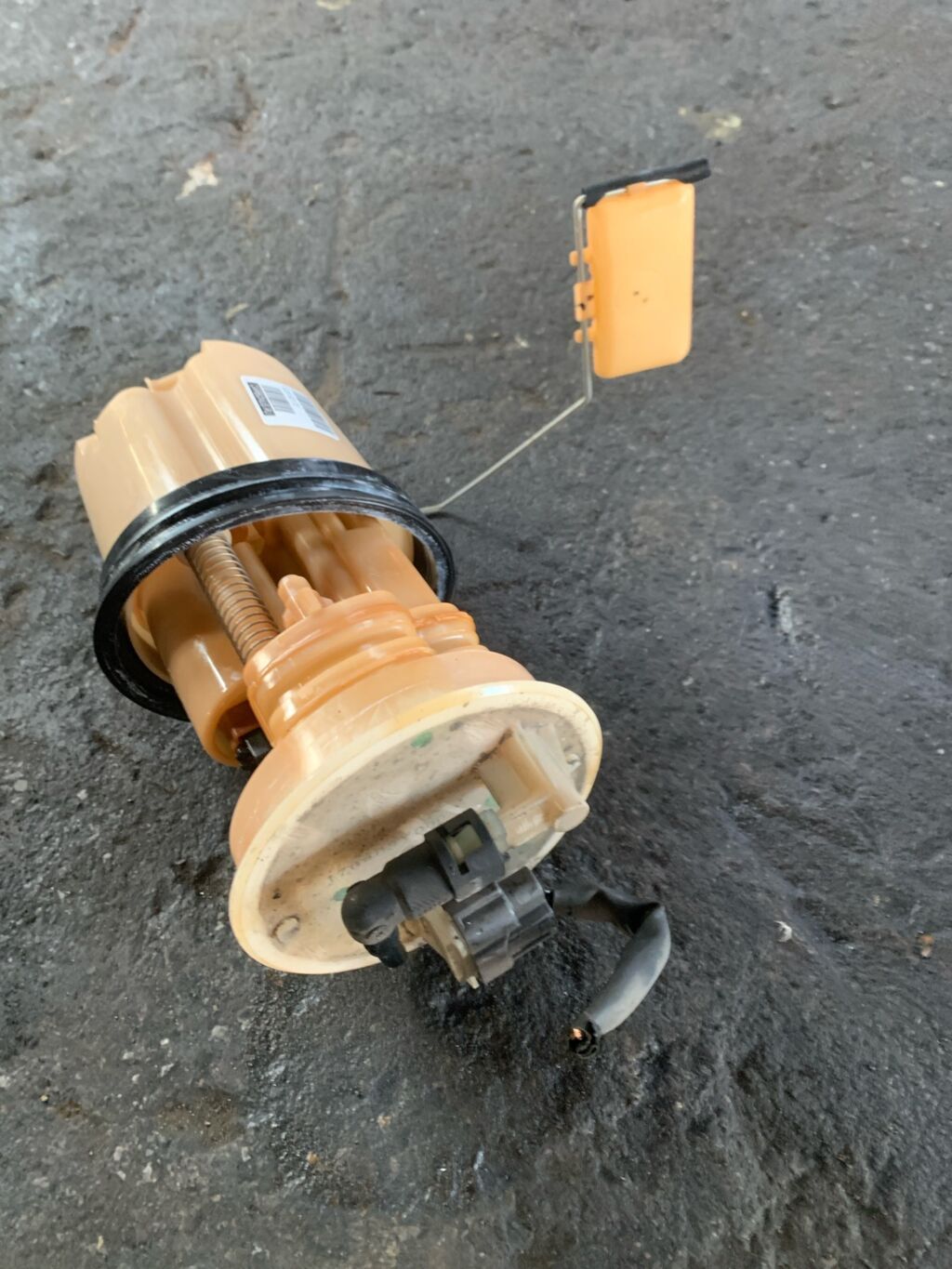 Бензонасос на Nissan Teana J31 VQ23DE 17040-9Y000