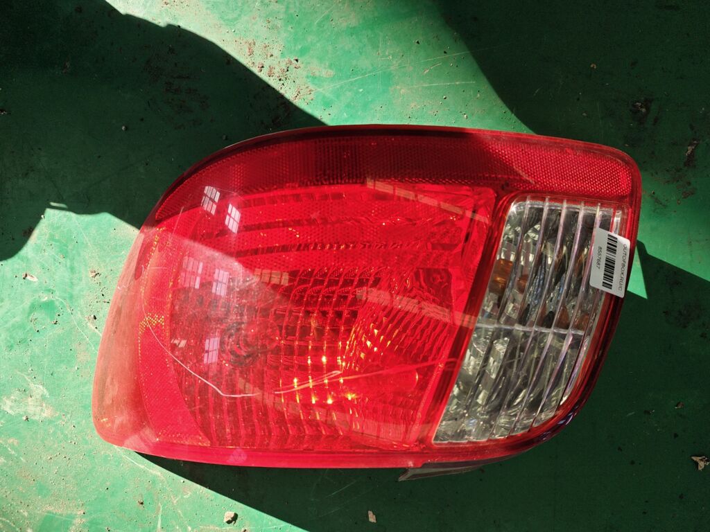 Стоп на Kia Rio JB 92402-0C000, Правое расположение