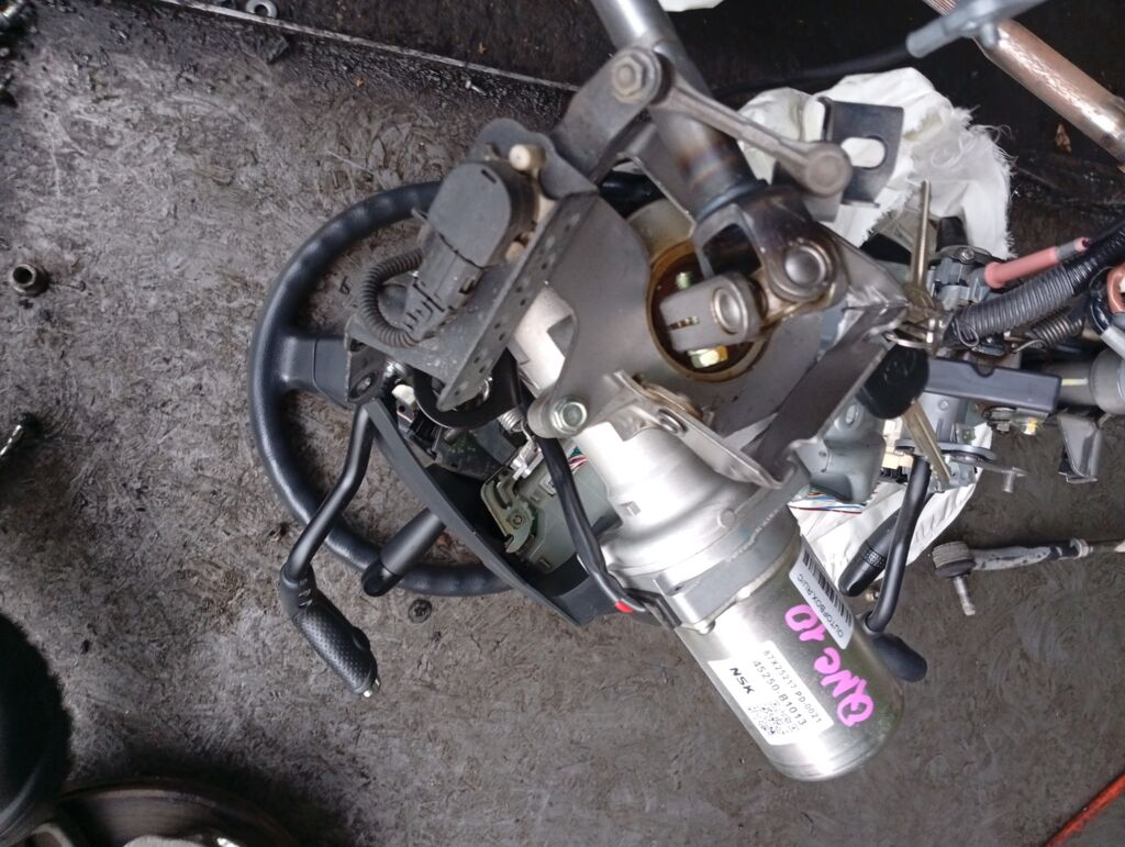 Рулевая колонка на Toyota Passo QNC10 Фото 2