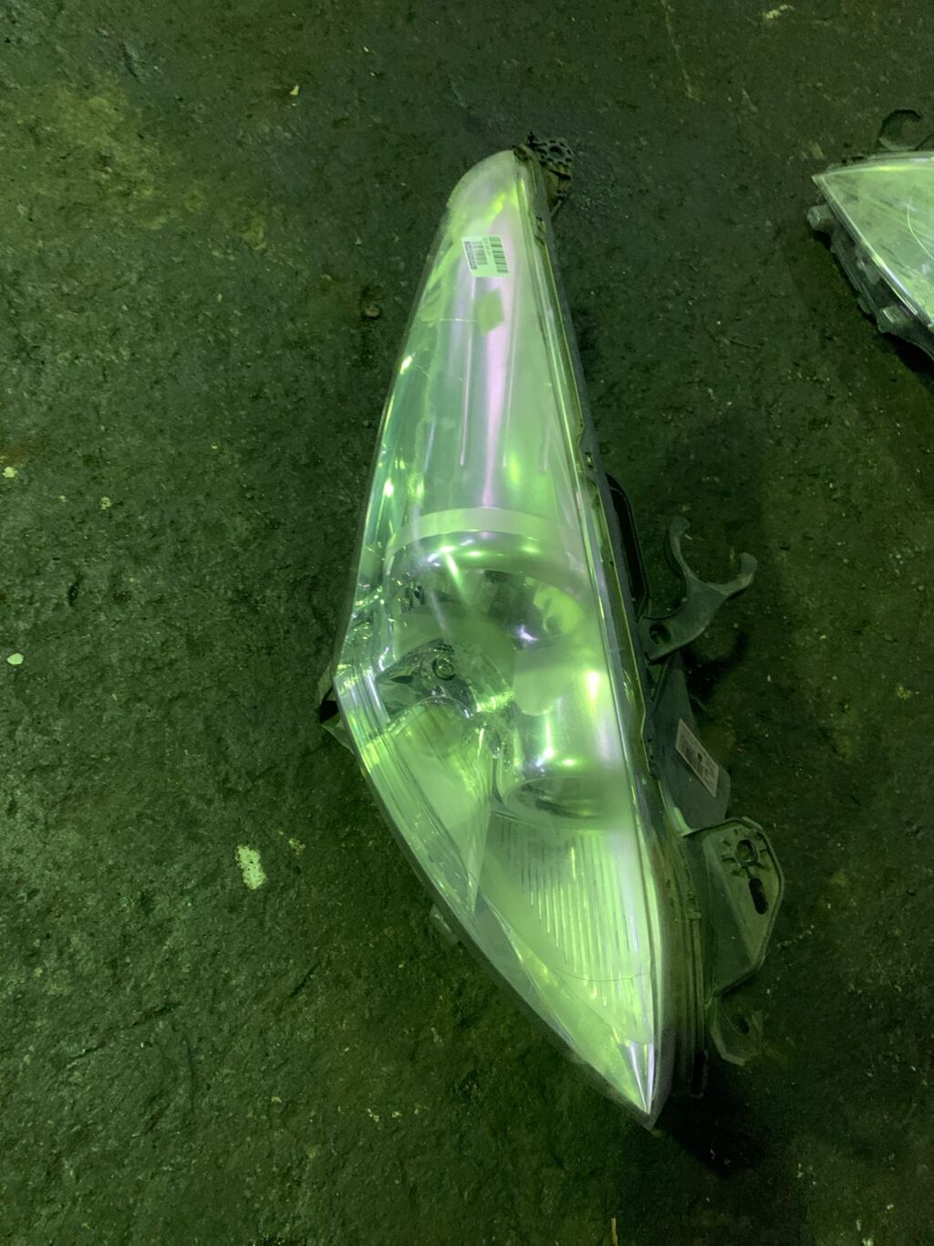 Фара на Peugeot 5008 VF30 63821км 9685472680, Правое расположение