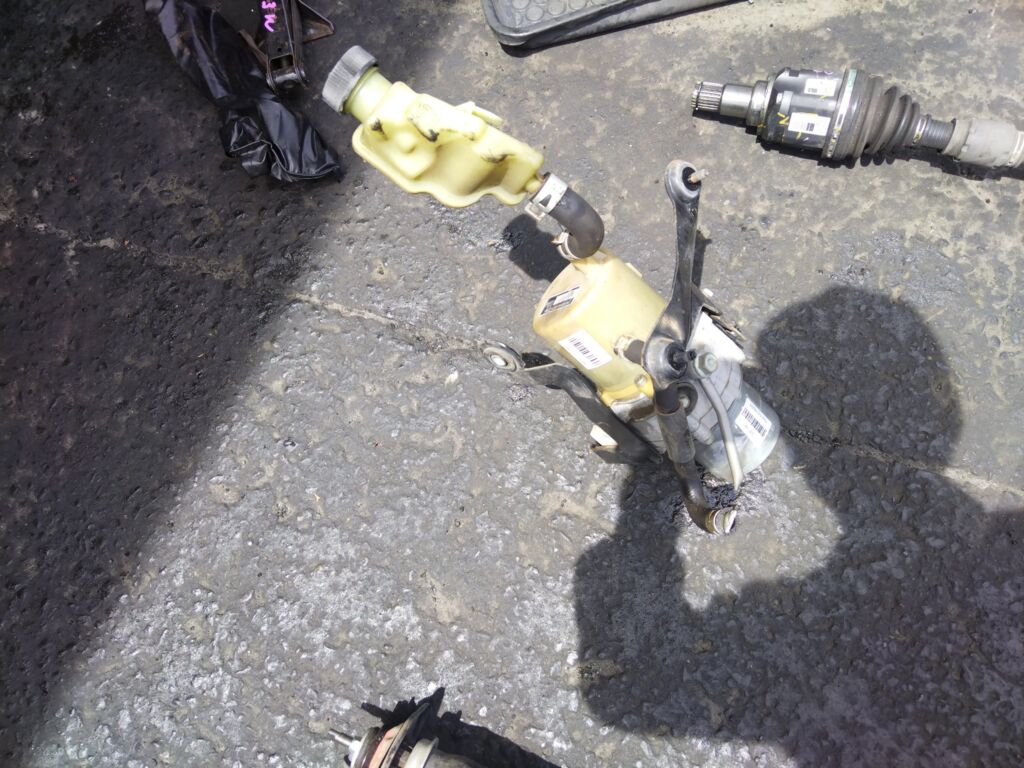 Насос гидроусилителя на Mazda Axela BL5FW ZY-VE