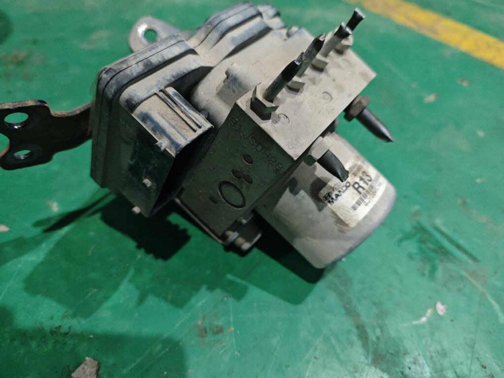 Блок ABS на Hyundai Ix35 LM G4KD 58920-2S350