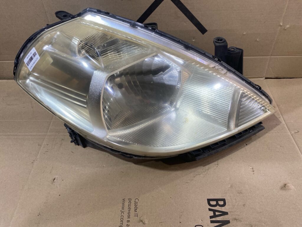 Фара на Nissan Tiida C11 P4278, Правое расположение