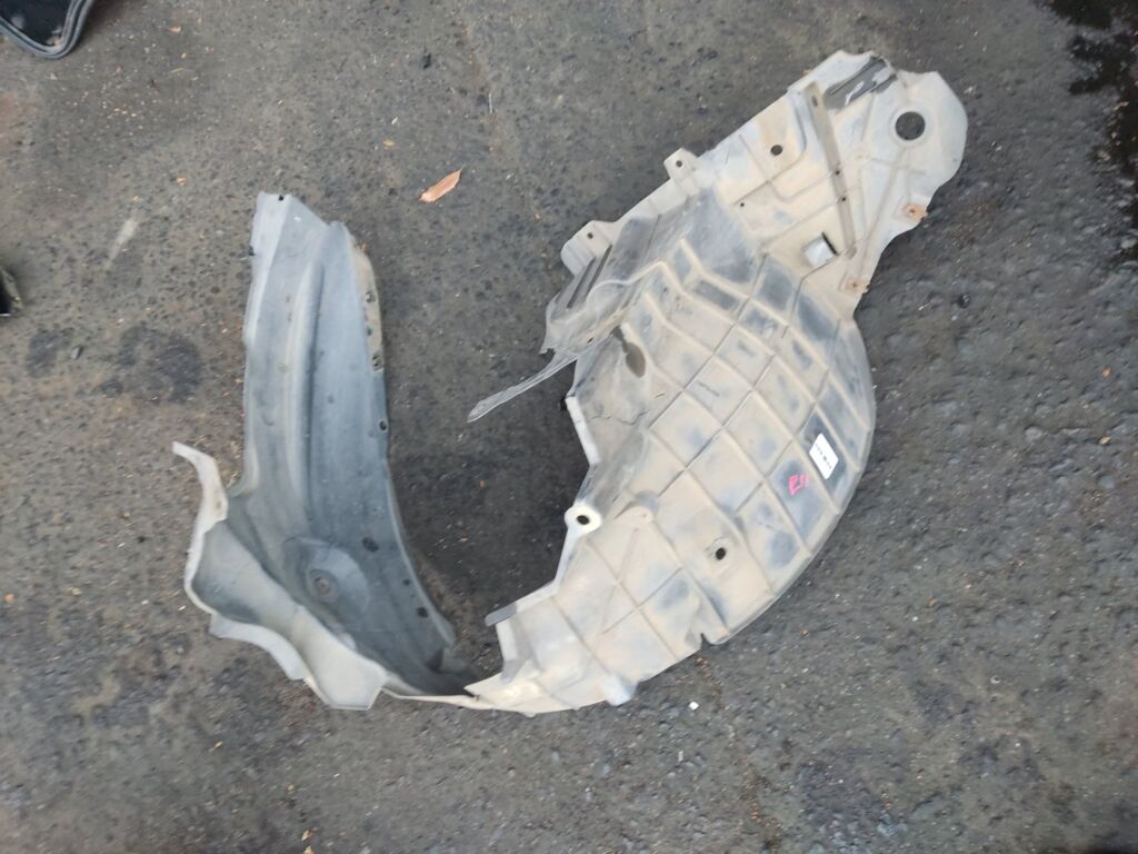 Подкрылок на Nissan Note E11 HR15DE 63840-1U600  212630  2711FP1  2711FP1T  63840-8Y20A  63840-9U000  63840-9U20A  63840-9U20B  638429U000  8400-618  915.NS11115R  974592  DS11174AR  DT501016L0R00  FP 5013 388  NNNOT06-300-R  NNNOT06300R  NNNOT06301R  PDS11174AR  ST-DTE1-016L-1, Переднее Правое расположение