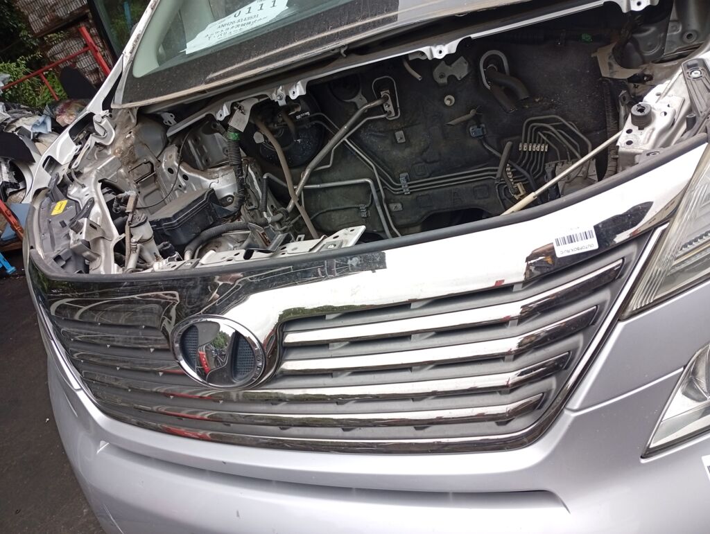 Решетка радиатора 53101-58140 на Toyota Vellfire ANH20W Фото 2