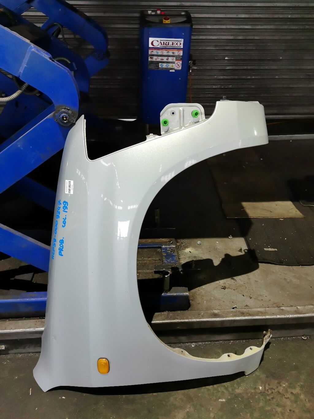 Крыло переднее на Toyota Probox NCP59G 53811-52110  TY10180ARJ, Правое расположение