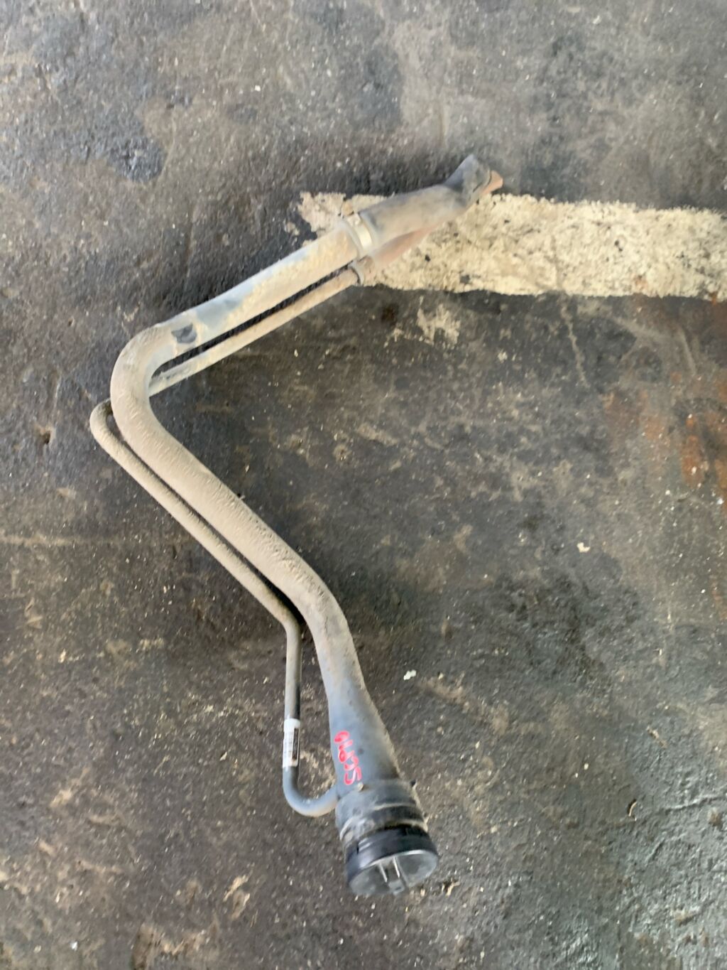 Заливная горловина топливного бака на Toyota Vitz SCP10 1SZ-FE 77201-52050