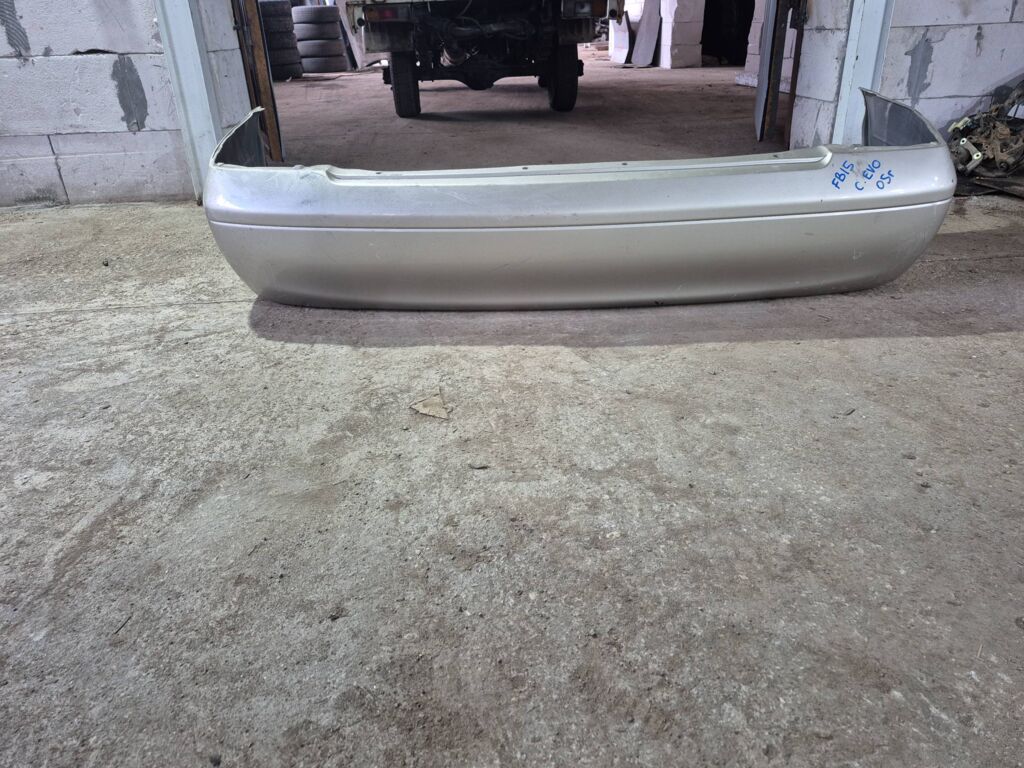 Бампер на Nissan Sunny FB15, Заднее расположение