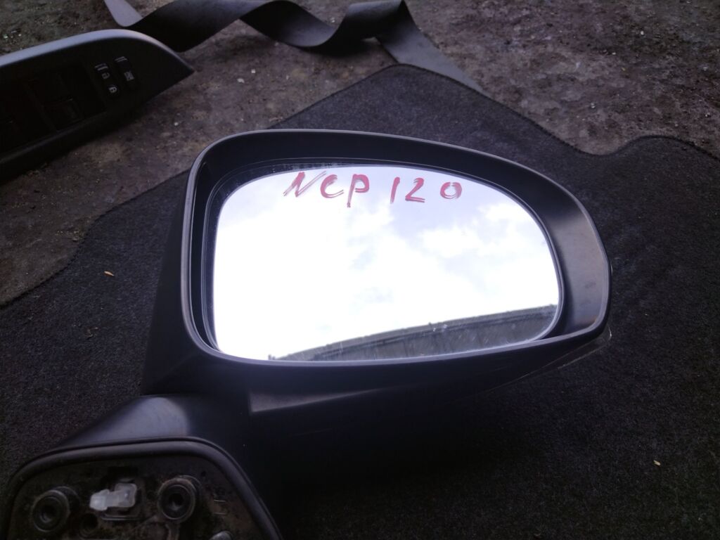 Зеркало двери боковой на Toyota Ractis NCP120, Правое расположение