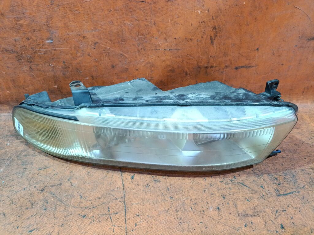 Фара на Mitsubishi Galant EA7A 7524, Правое расположение