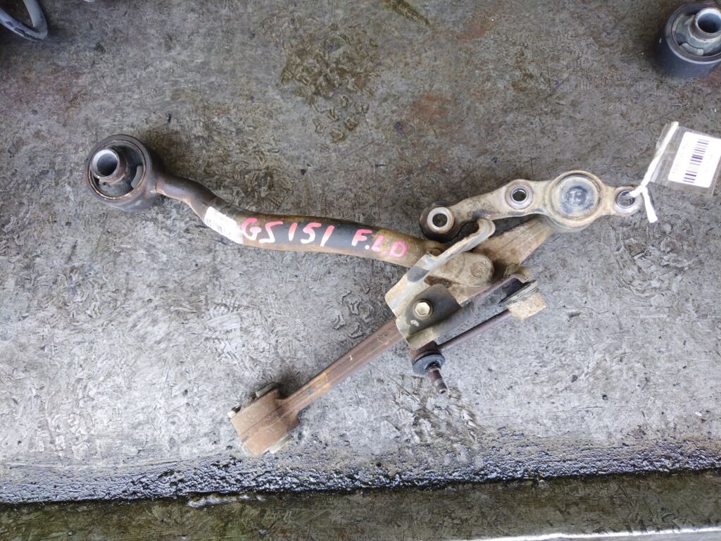 Рычаг на Toyota Crown GS151 1G-FE, Переднее Левое Нижнее расположение