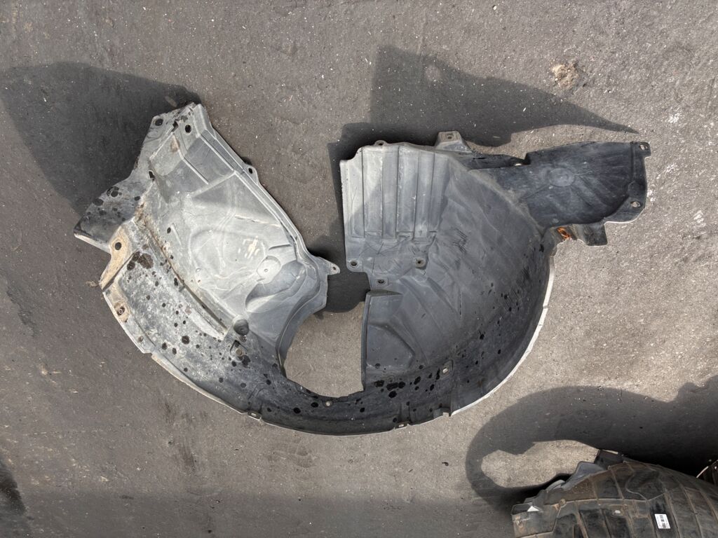 Подкрылок на Nissan Tiida C11 HR15DE 63843-ED05D, Переднее Левое расположение