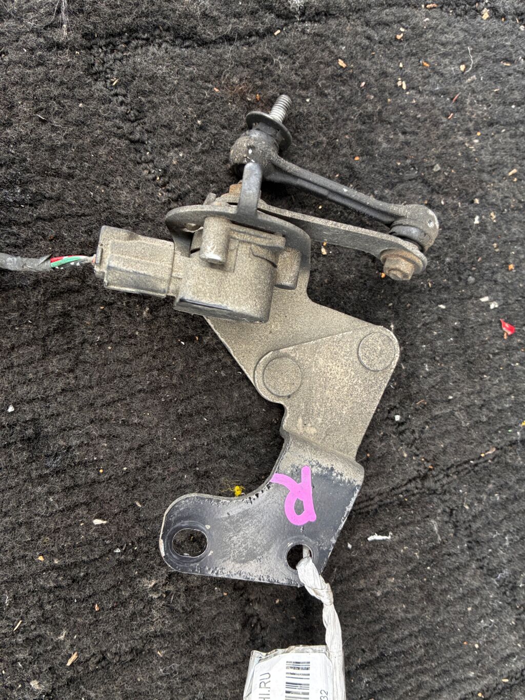 Датчик регулировки наклона фар на Mitsubishi Grandis NA4W, Заднее расположение