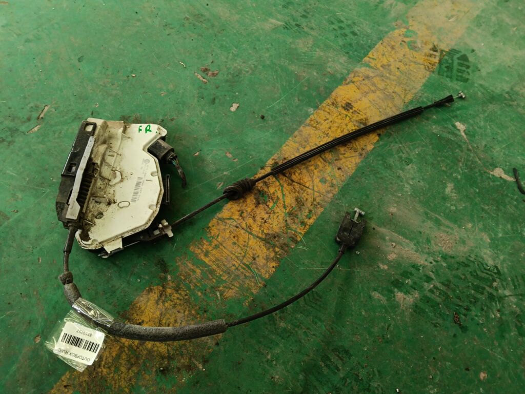 Замок двери на Skoda Superb 3T 5ND837016, Переднее Правое расположение