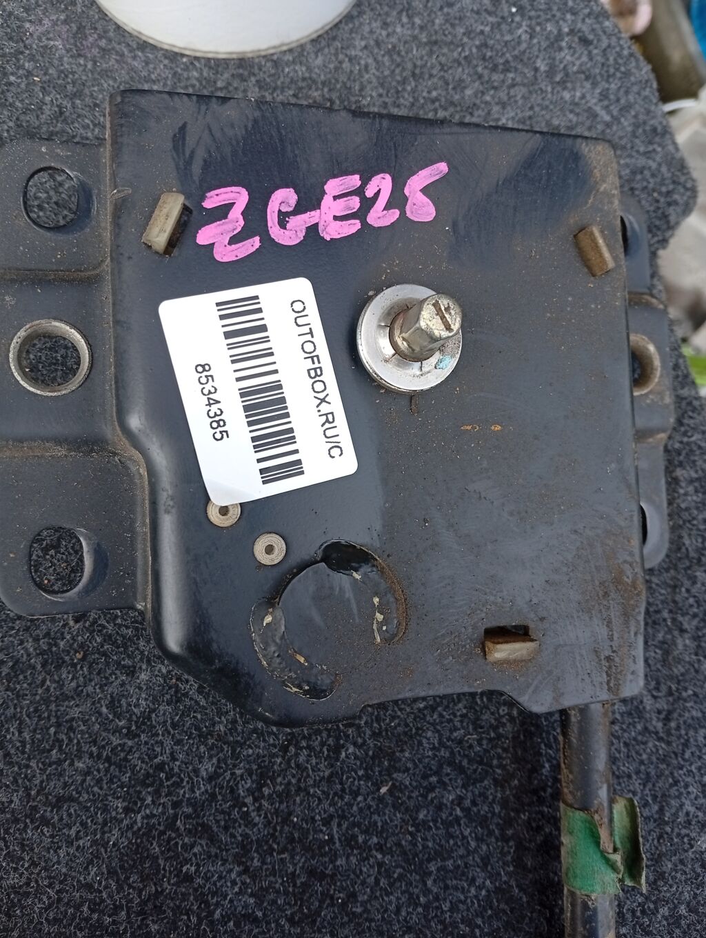 Крепление запасного колеса на Toyota Wish ZGE25G