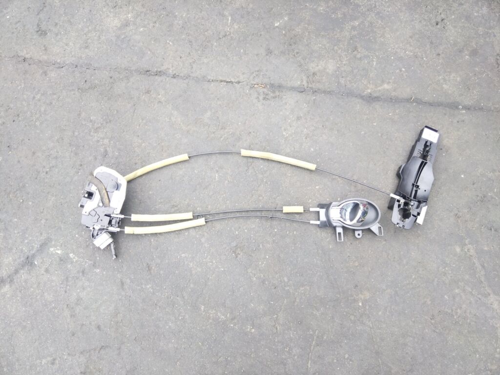 Замок двери на Nissan Note E12, Переднее Левое расположение