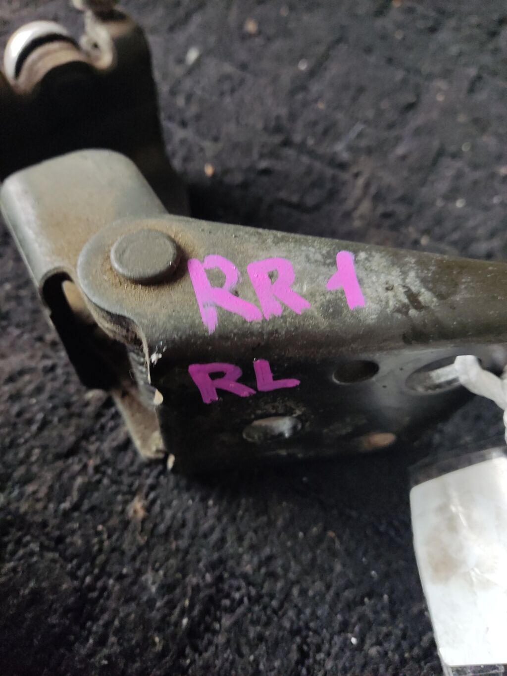 Ролик двери на Honda Elysion RR1, Заднее Левое расположение