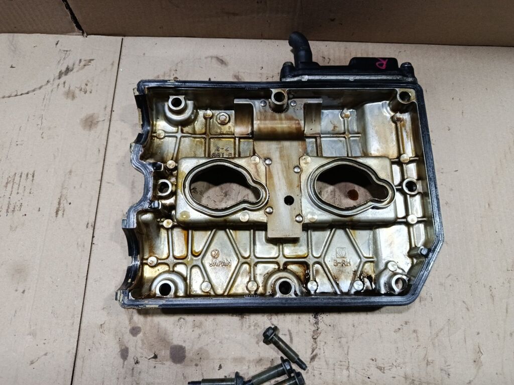Клапанная крышка на Subaru Legacy Wagon BH5 EJ206 Фото 4