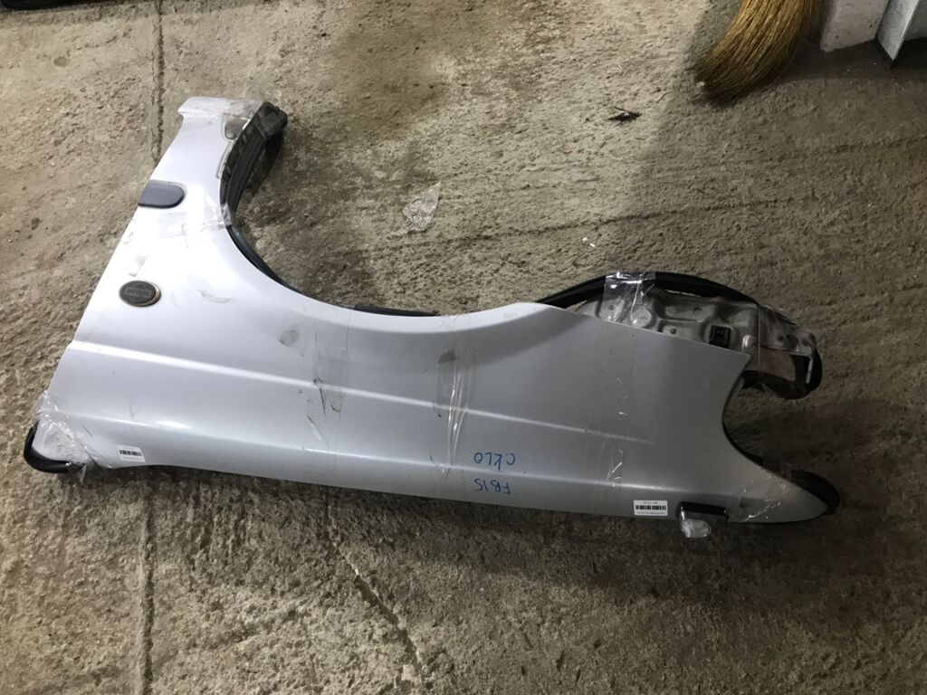 Крыло переднее на Nissan Sunny FB15, Левое расположение