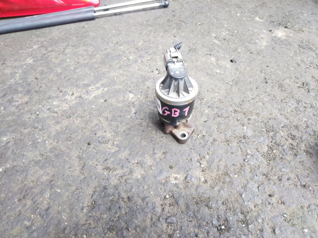 Клапан egr на Honda Mobilio GB1 L15A