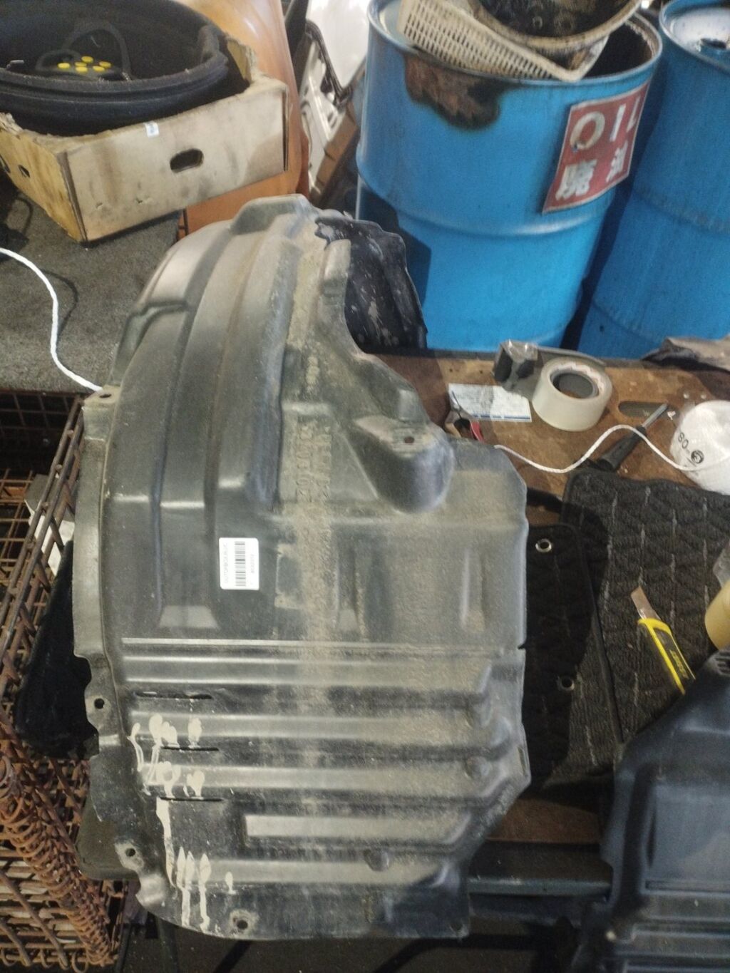 Подкрылок на Mitsubishi Galant Fortis CY4A 4B11 5370B102, Переднее Правое расположение