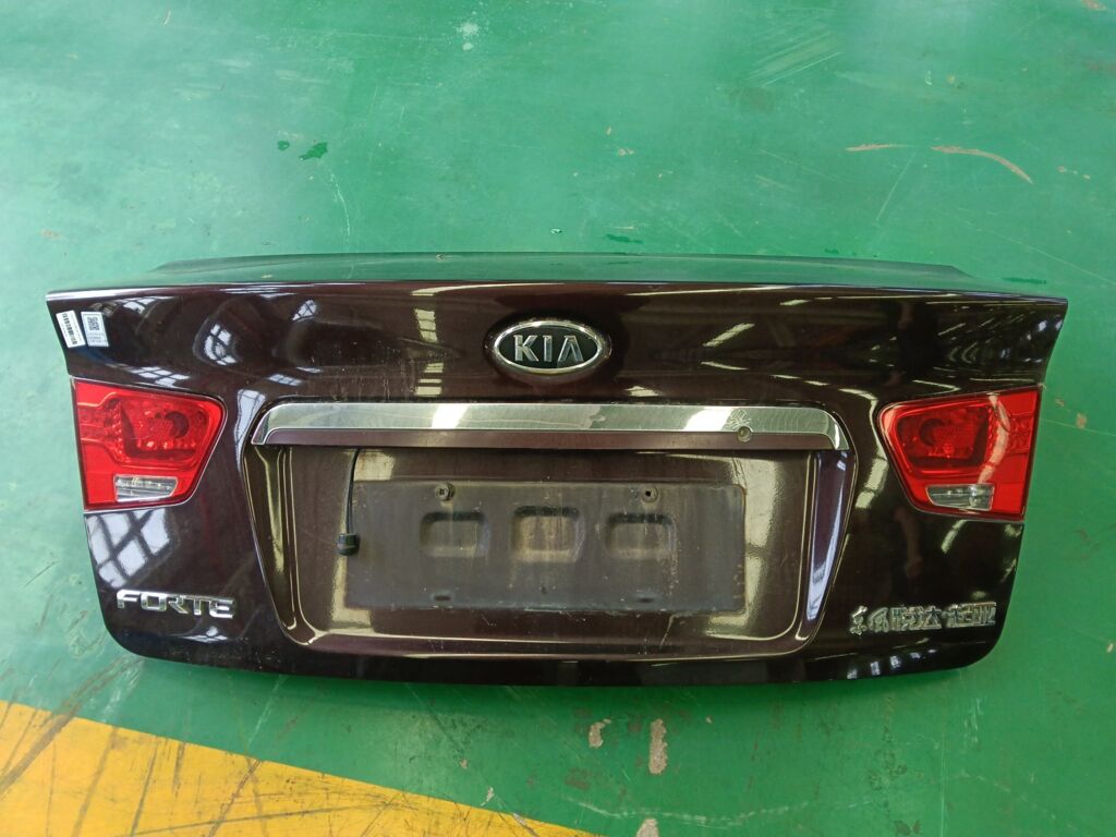 Крышка багажника на Kia Cerato TD