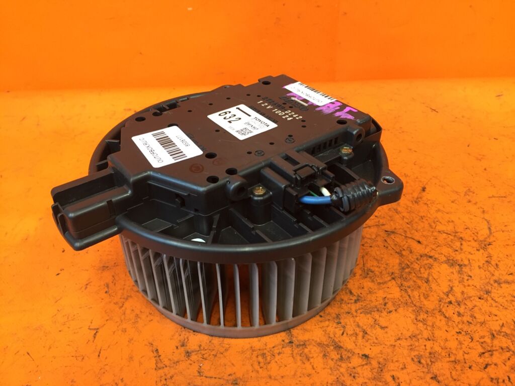 Мотор печки на Toyota Crown JZS171 87103-30440