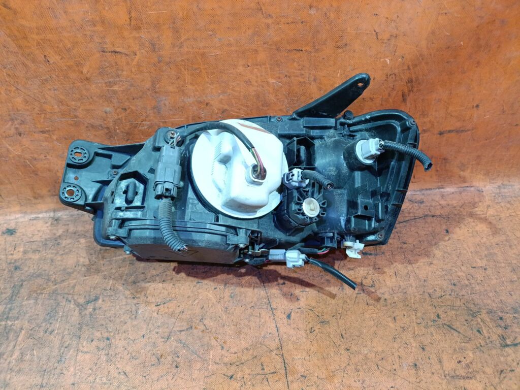 Фара на Subaru Legacy Wagon BH5 100-20751, Правое расположение