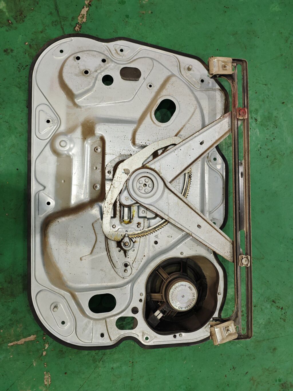 Стеклоподъемный механизм на Ford Focus 2 0130822215  942411-105  8M51-A203A29DD  3M51-R23201-CA, Переднее Левое расположение