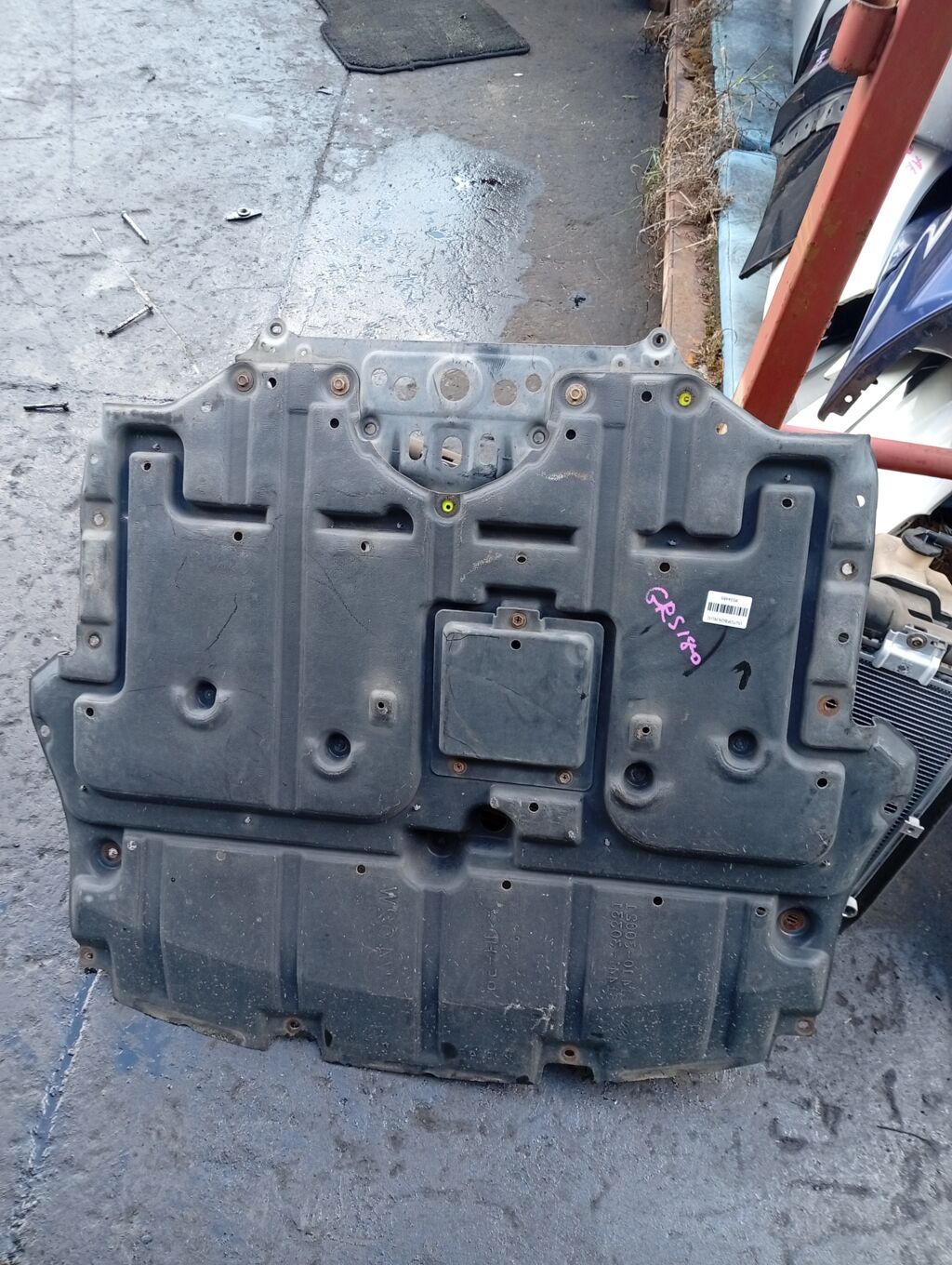 Защита двигателя на Toyota Crown GRS180 4GR-FSE 51441-30331, Переднее расположение