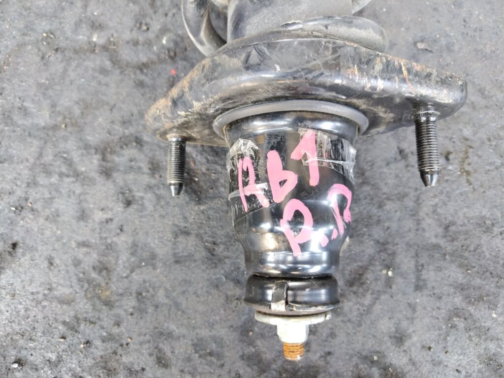 Стойка амортизатора на Honda Odyssey RB1 K24A Фото 2