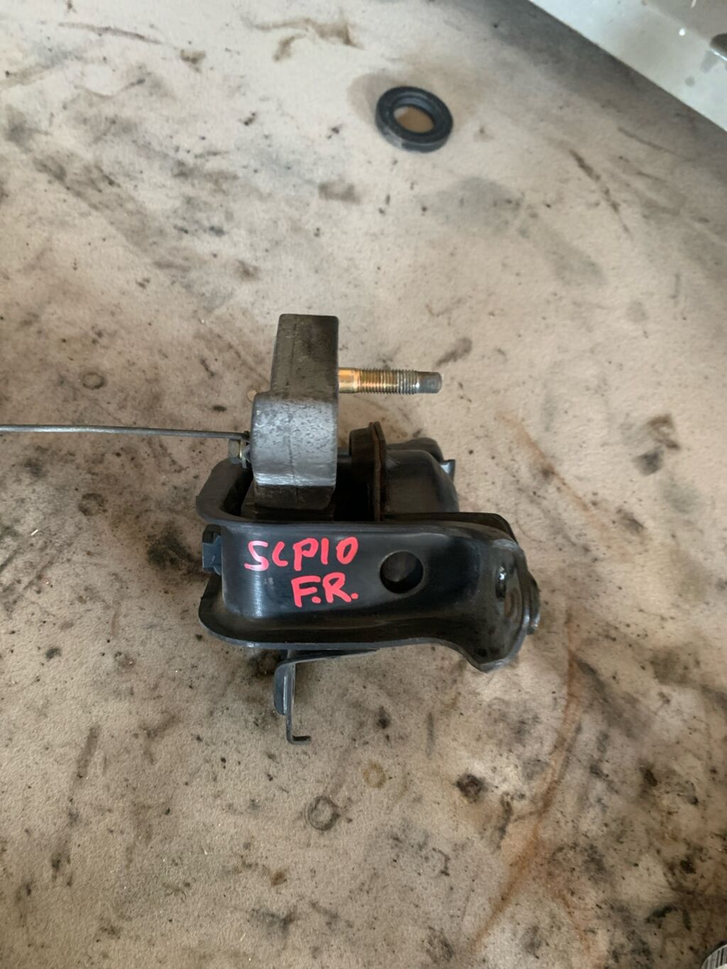 Подушка двигателя на Toyota Vitz SCP10 1SZ-FE, Переднее Правое расположение