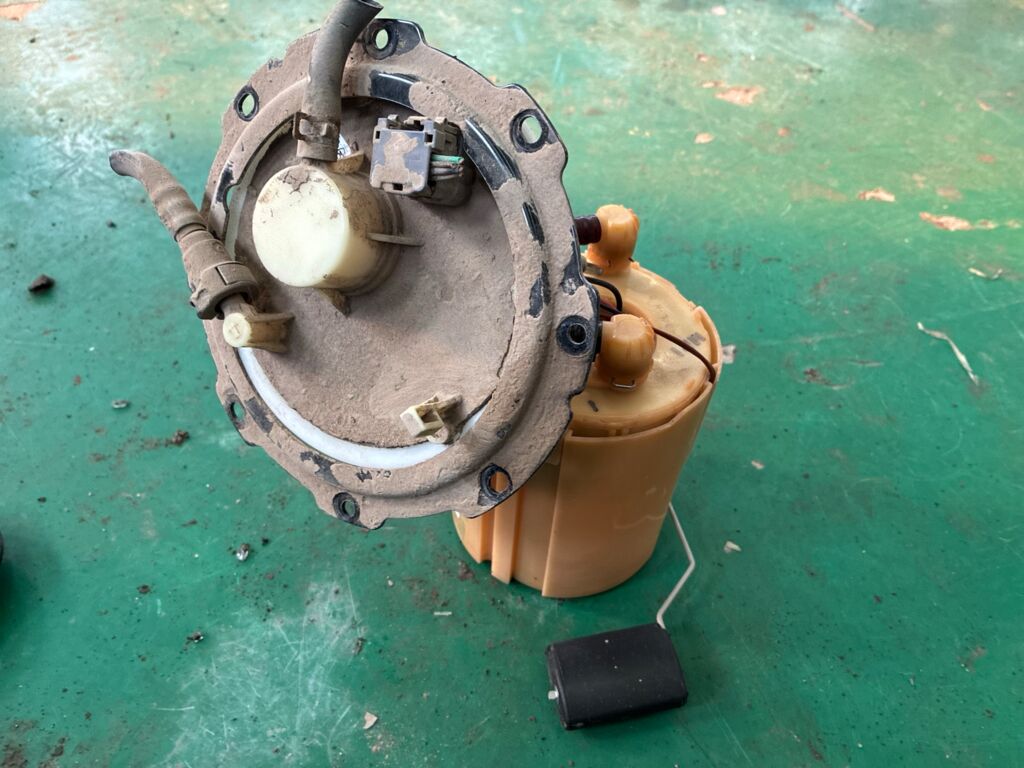 Бензонасос на Kia Cerato YD G4FG 31110-B5000