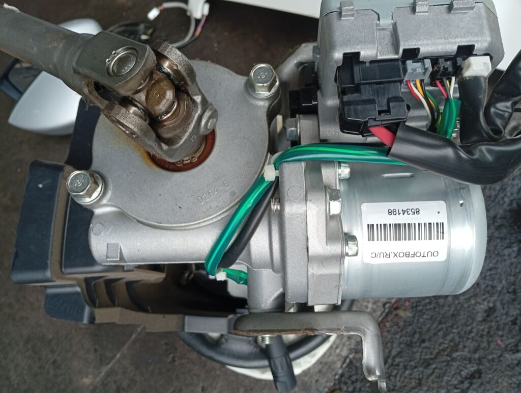 Рулевая колонка на Nissan Leaf AZE0