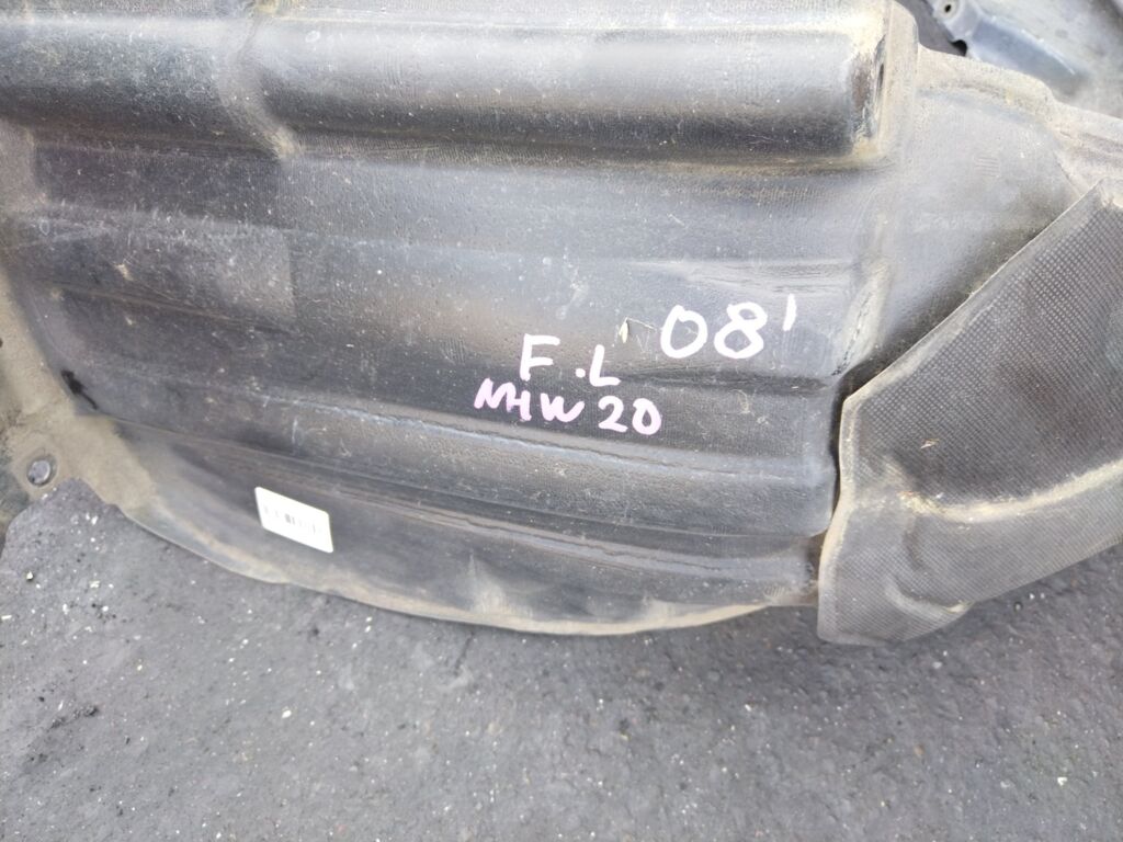 Подкрылок на Toyota Prius NHW20 1NZ-FXE 53876-47010  53876-47020  5387647020  5466433  6635013  8162FL1Q  8162FL1T  8169387  8400-387  854453  915.TY11151L  GD5770AL  IK-1317  LT-TY6177  NBU0219111  PTY11192AL  RR-53876-47020  ST-TY59-016L-2  TO473061FL  TY11192AL  TY4203604  TY590016L0L00  TYPRI04-300-L  TYPRI04300L  TYPRI04301L, Переднее Левое расположение