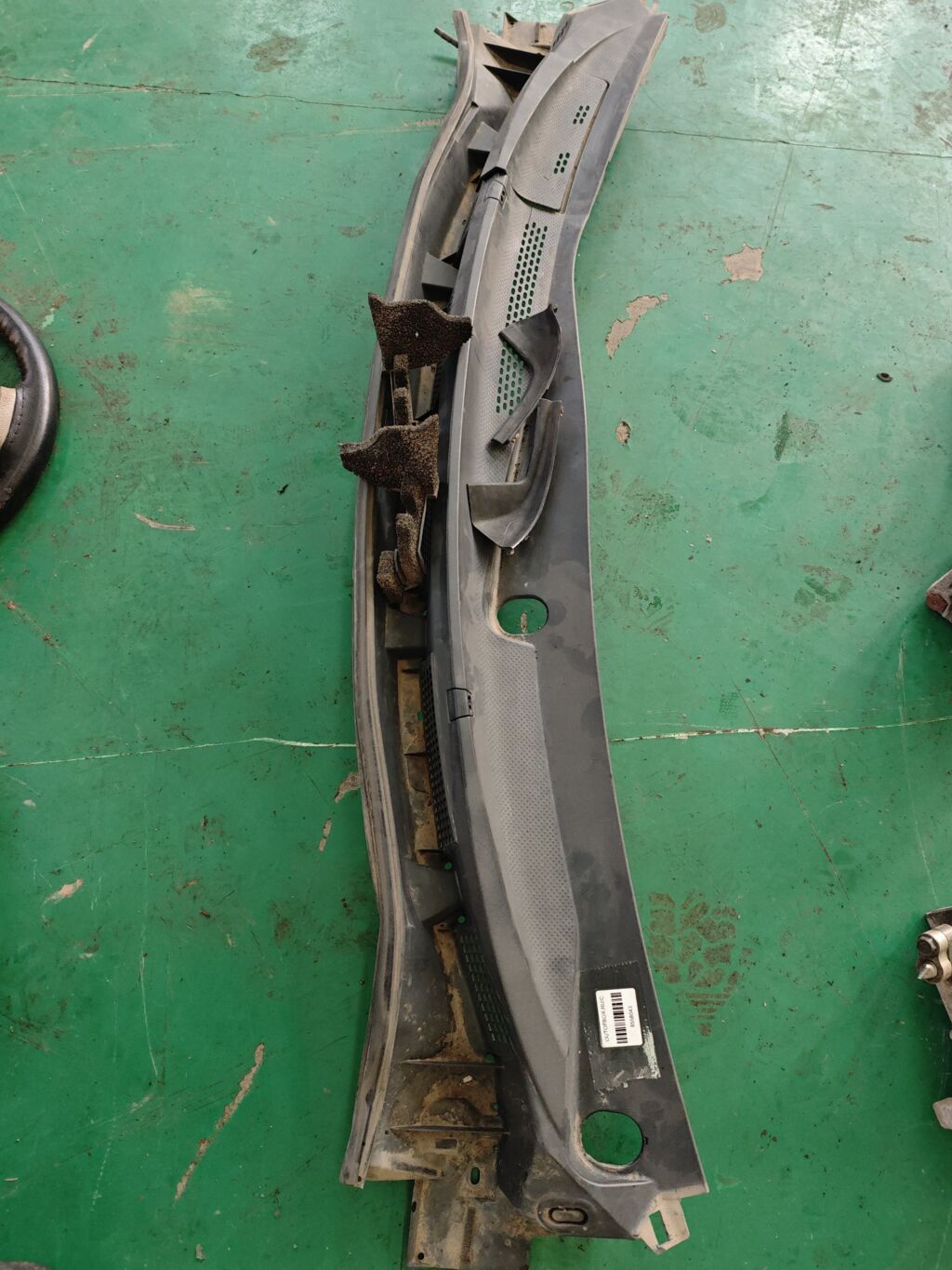 Решетка под лобовое стекло на Nissan Tiida C11 66862-ED500