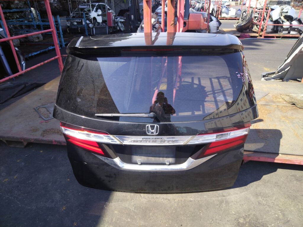 Дверь задняя на Honda Odyssey RC1