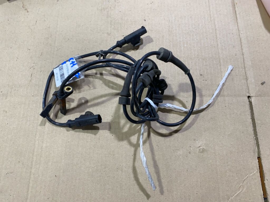 Датчик ABS на Nissan Tiida C11 HR15DE 47910 ED000, Переднее расположение