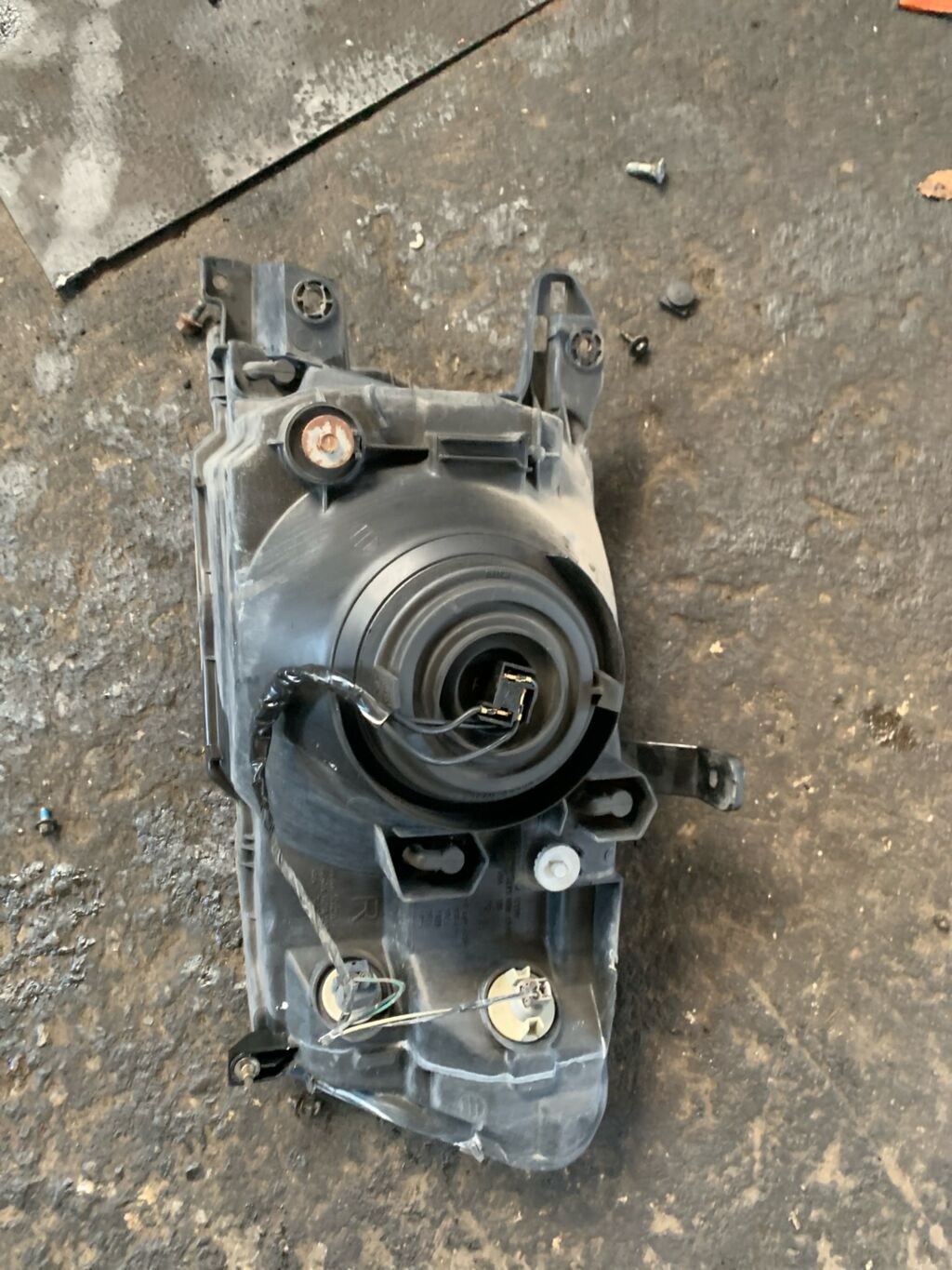 Фара на Mitsubishi Pajero V75W 100-87419, Правое расположение