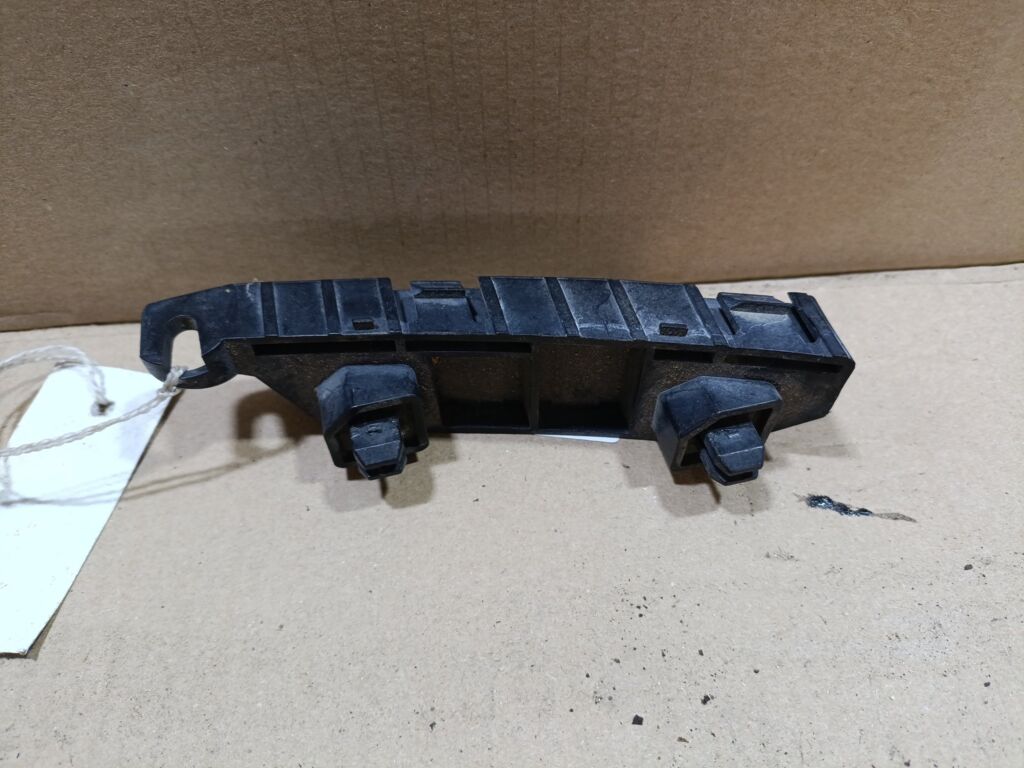 Крепление бампера на Honda Fit GD1 71198-SAA-003, Переднее Левое расположение